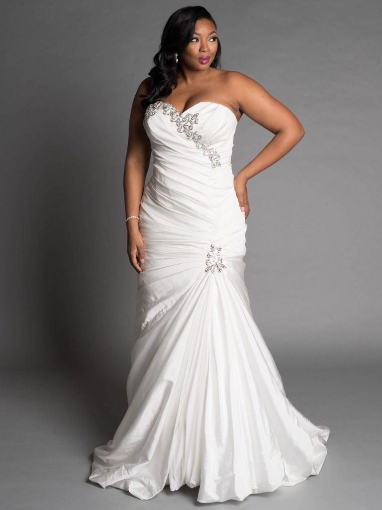 5 Styles Of Plus Size Wedding Dresses That Offers You A Slim Look 