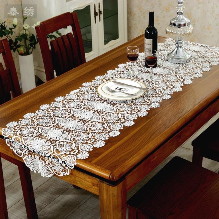 Stunning Table Cloth Designs Ideas to Decor Your Dining Table