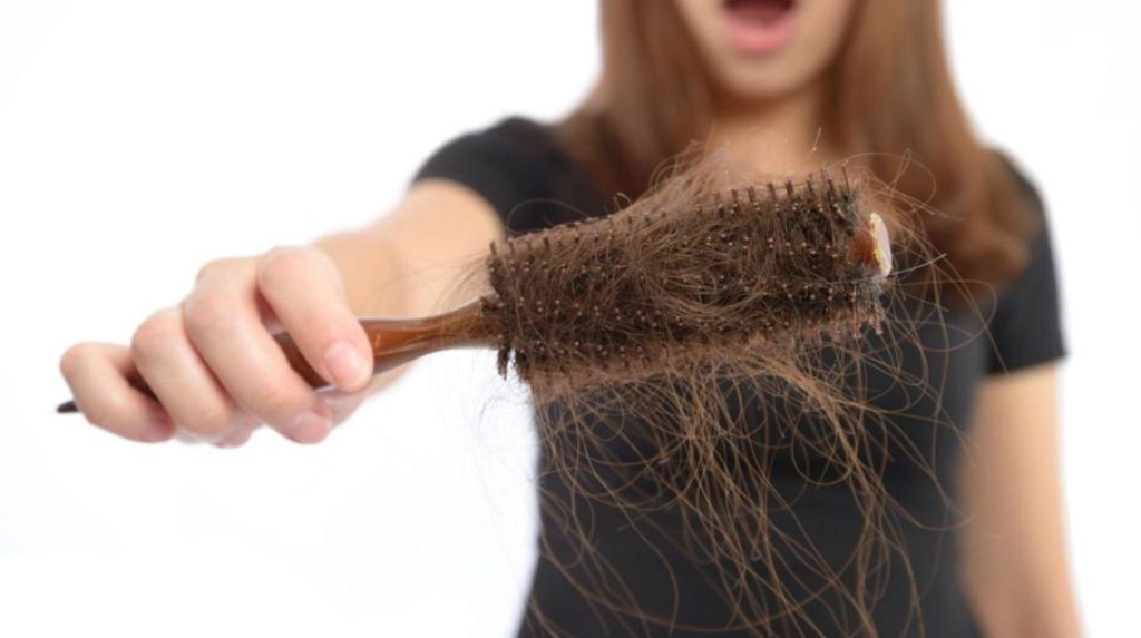 Can Dry Shampoo Cause Hair Loss? Live Enhanced