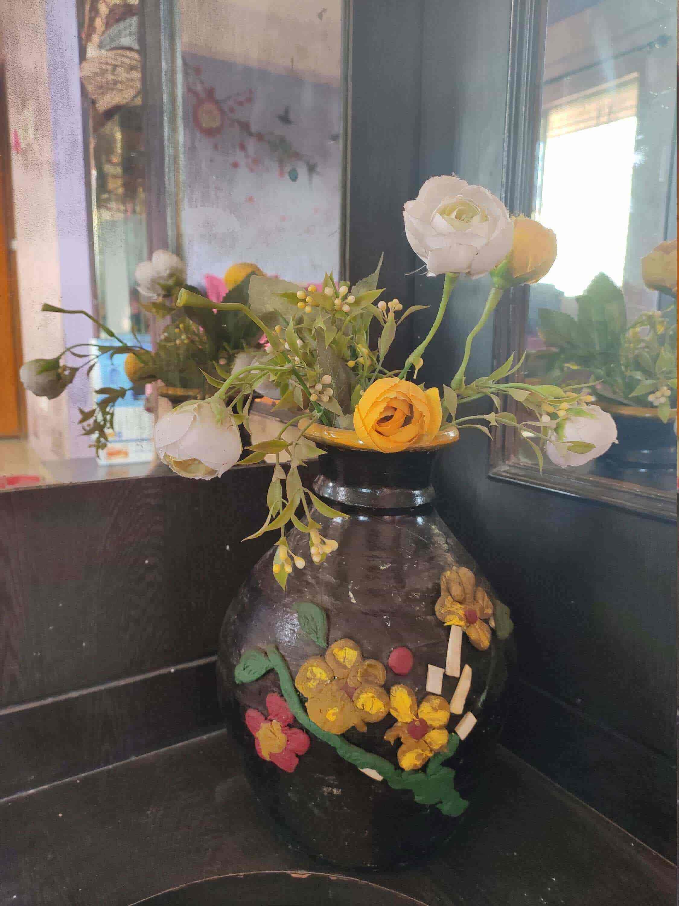 Amazing Design Ideas for Decorative Flower Vase - Live Enhanced