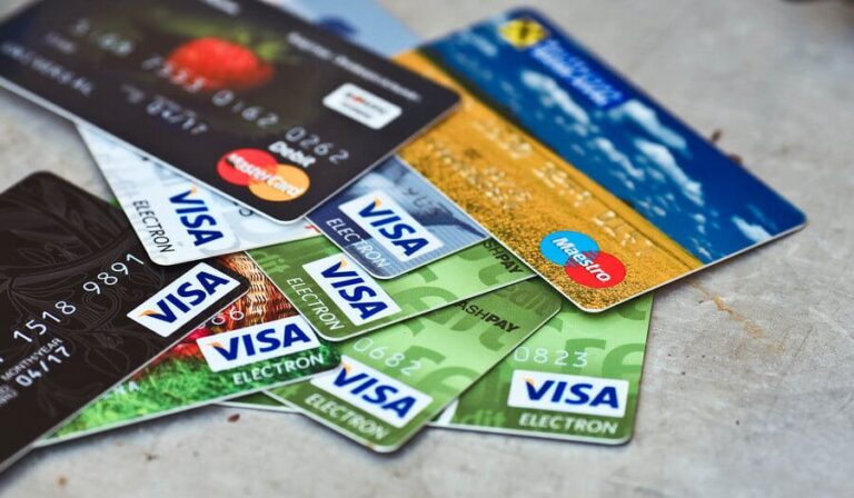 how-many-credit-cards-should-you-have-live-enhanced