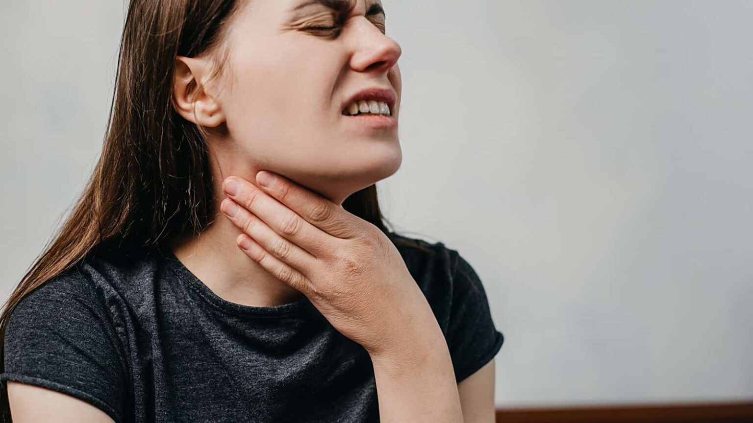 itchy-throat-what-to-eat-and-how-to-relieve-symptoms