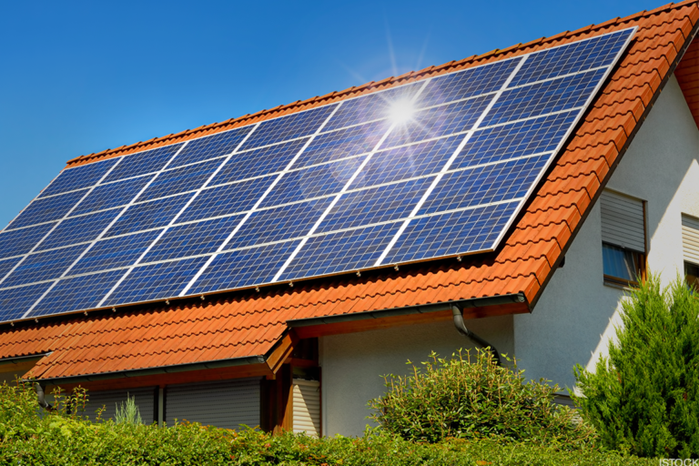 1kw-solar-panel-price-trends-6-factors-to-consider-while-buying-one