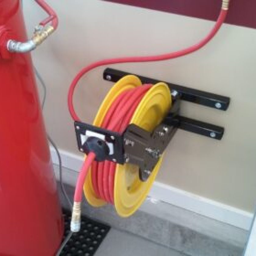 Use Retractable Air Hose Reels in Your Workshop